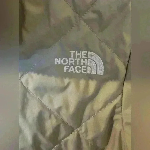 The North Face Light Weight Quilt Puffer Jacket Light Crème Womens Size XS - Picture 2 of 7